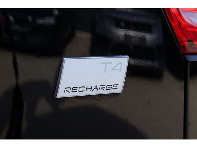 Volvo  T4 R Design Recharge Plug-In Hybrid 2WD