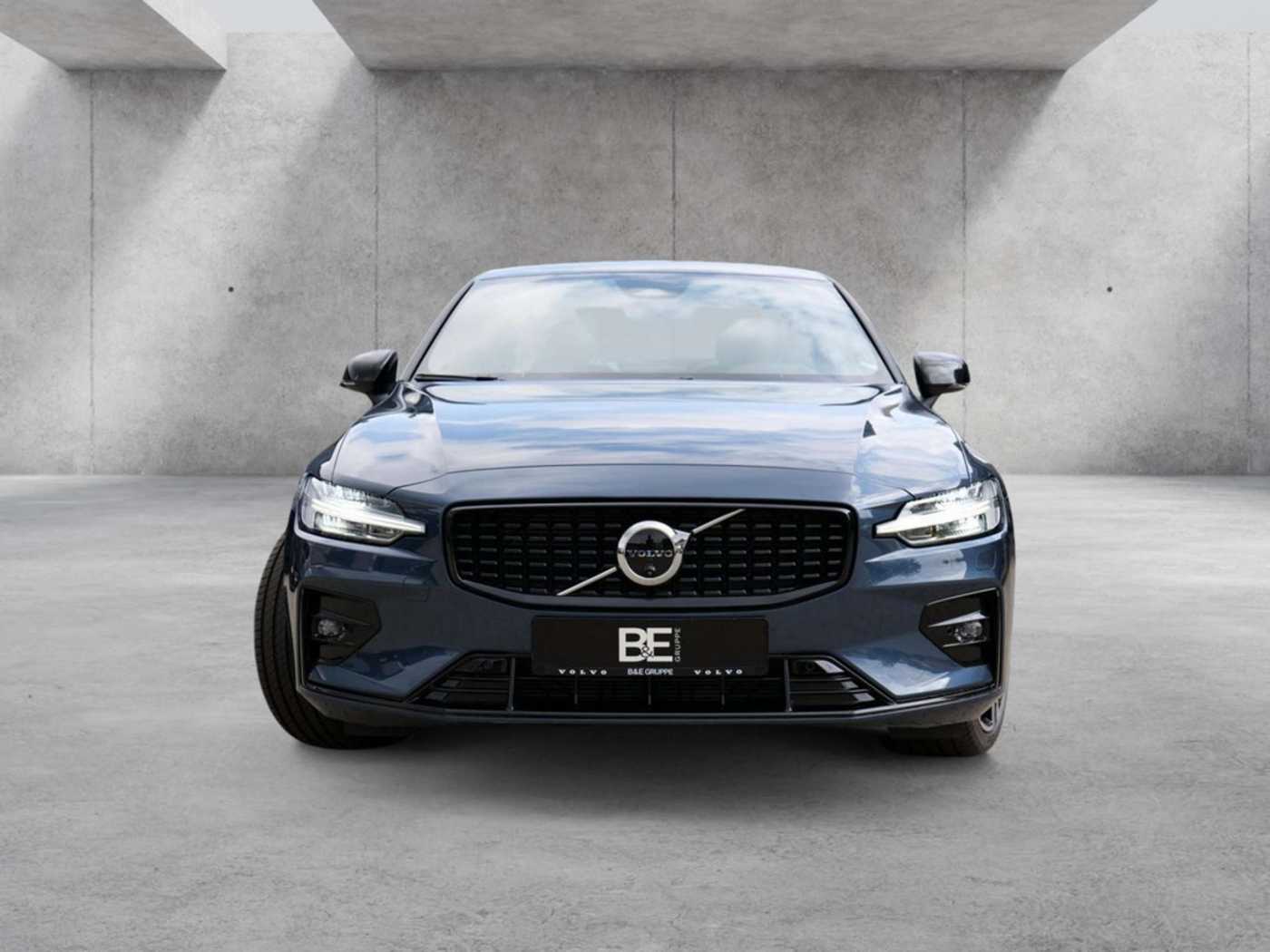 Volvo  Lim. B5 Ultimate Dark AWD LED PANO 360°