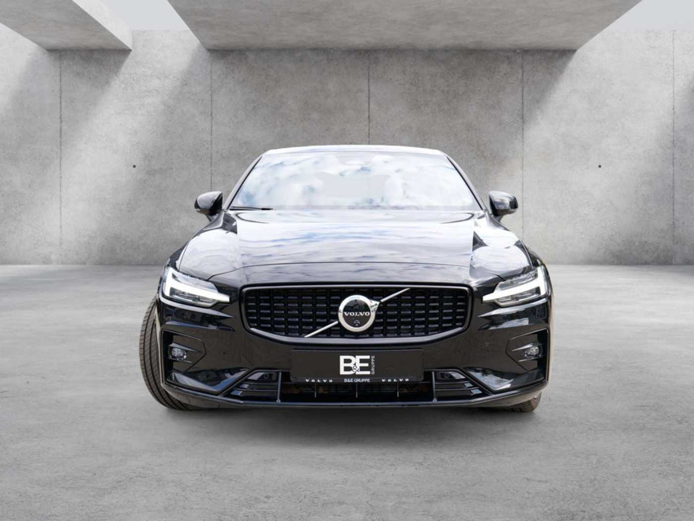 Volvo  Lim. B5 Ultimate Dark AWD LED PANO 360°