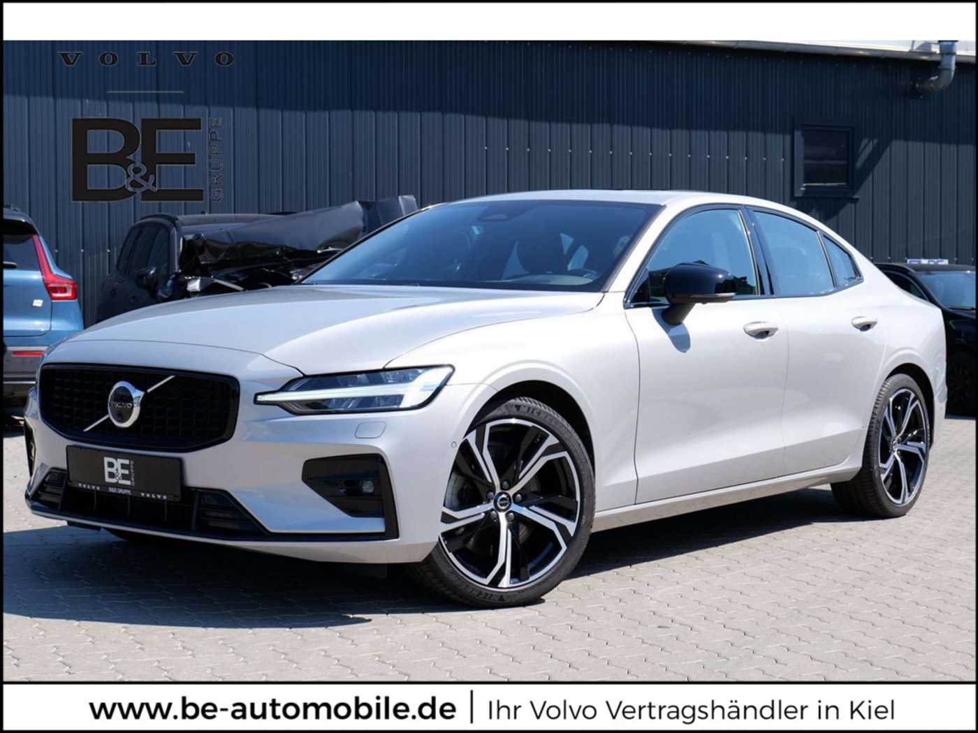 Volvo  Lim. B5 Ultimate Dark AWD LED PANO 360°