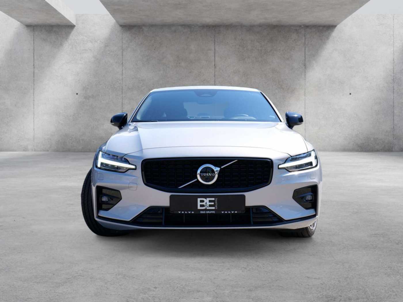 Volvo  Lim. B5 Ultimate Dark AWD LED PANO 360°