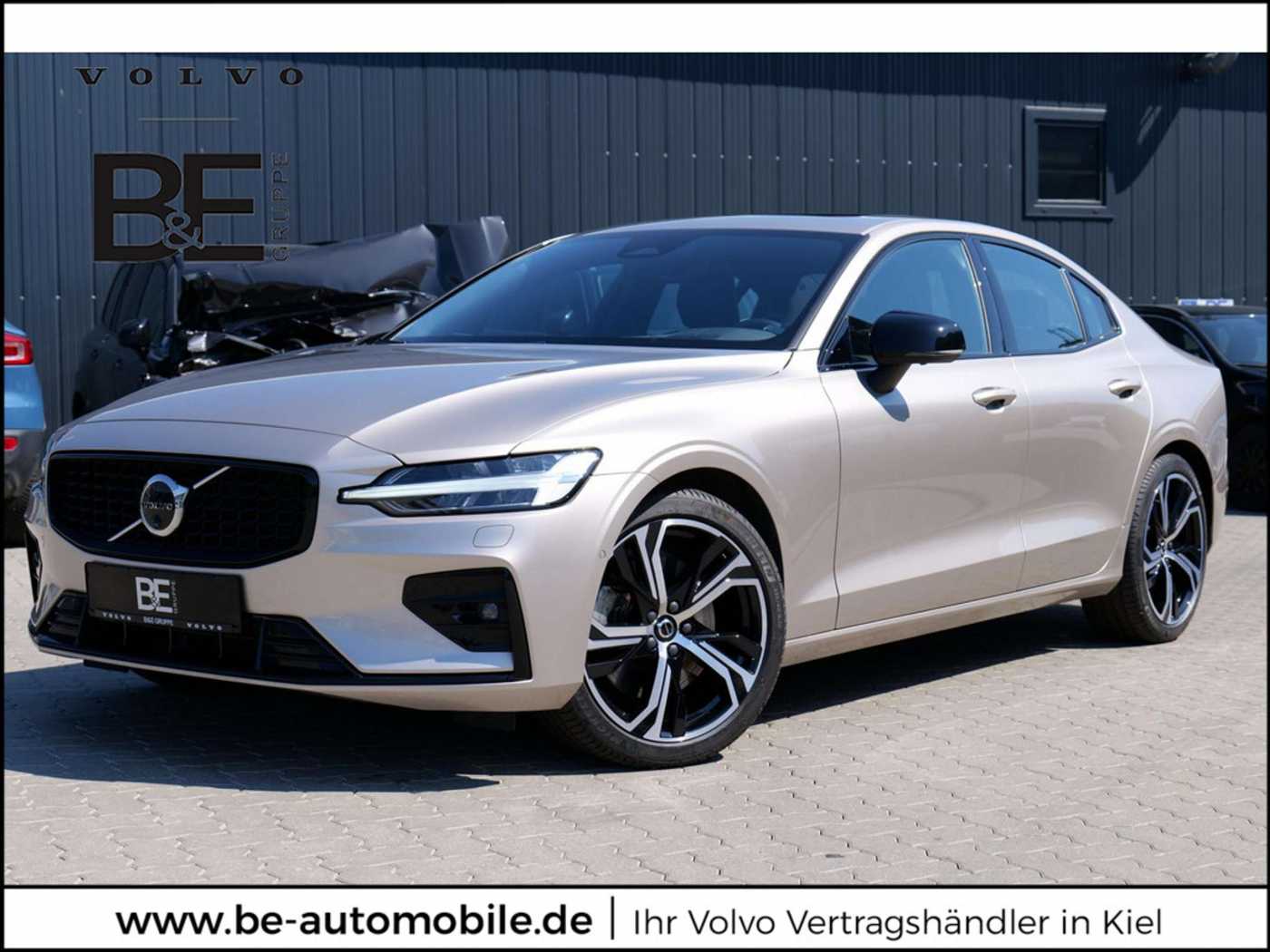 Volvo  Lim. B5 Ultimate Dark AWD LED PANO 360°