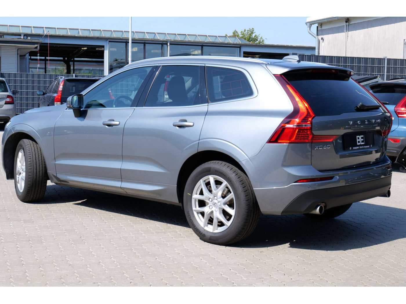 Volvo  D4 AWD Momentum Pro