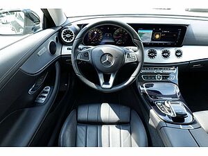 Mercedes-Benz  Autom. Avantgarde Panoramadach LED 360°